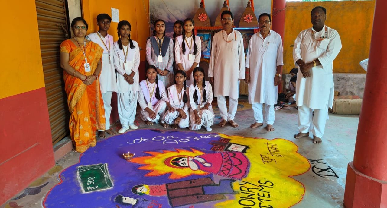 सरस्वती विद्या मंदिर रजरप्पा में दीपावली और छठ महापर्व की सांस्कृतिक छटा बिखरी