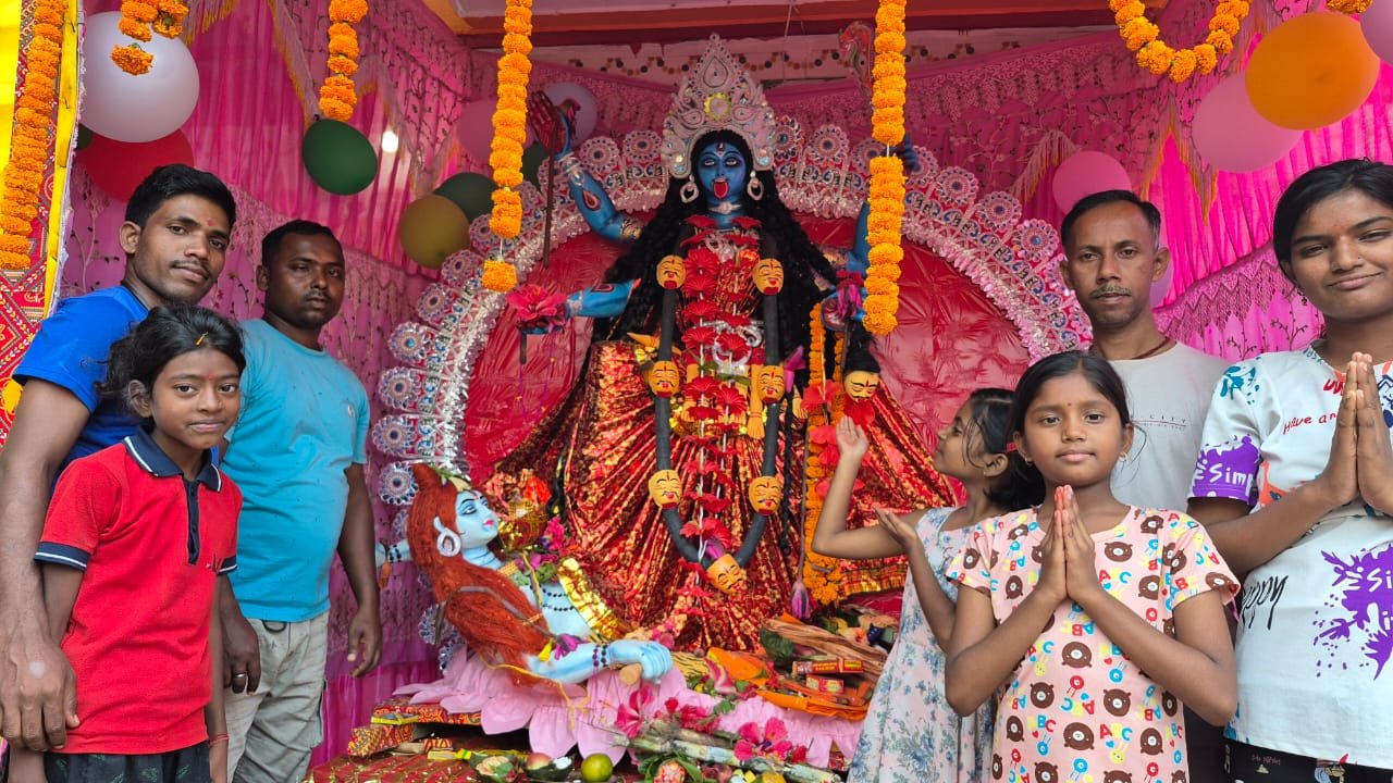 पतरातू और आसपास के क्षेत्र में प्रकाश का पर्व दिवाली और काली पूजा संपन्न