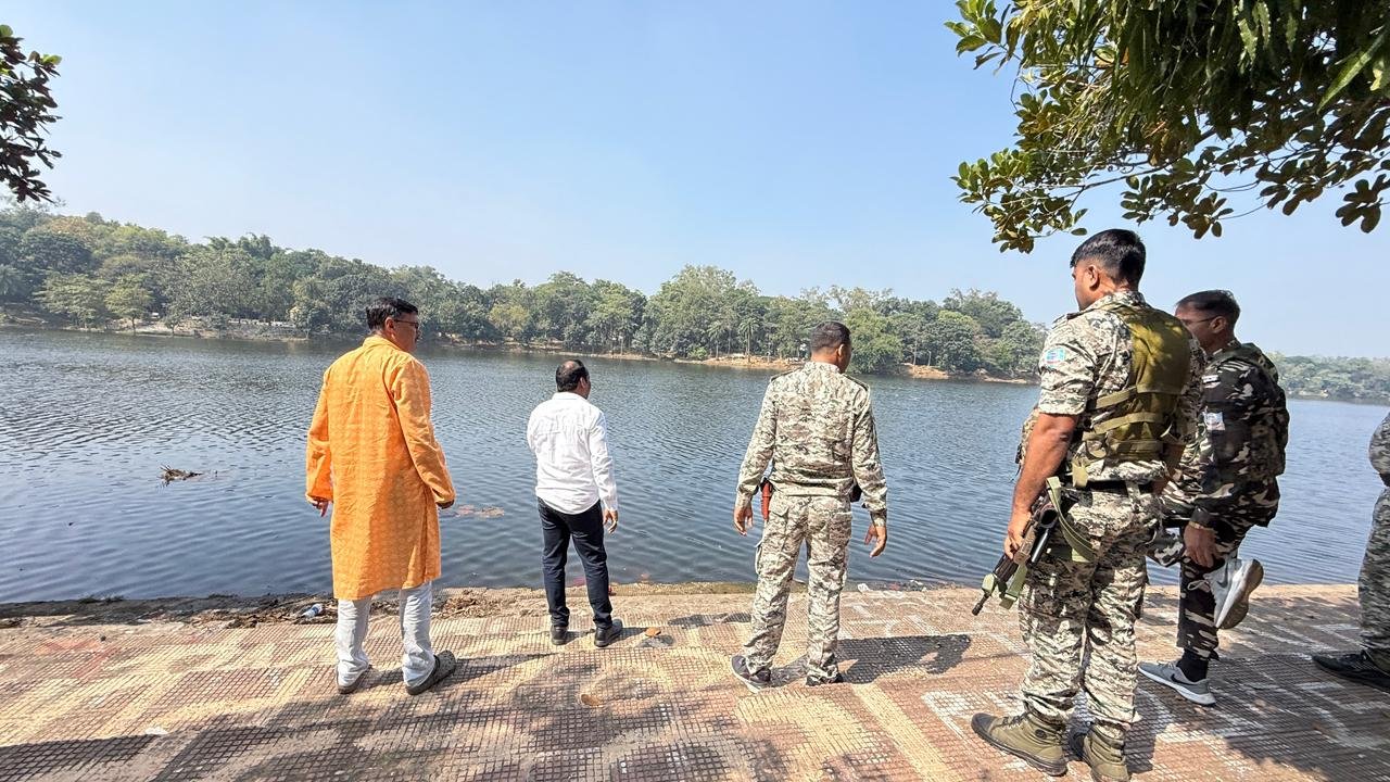 छठ महापर्व की तैयारी को लेकर विधायक प्रदीप प्रसाद ने किया औचक निरीक्षण