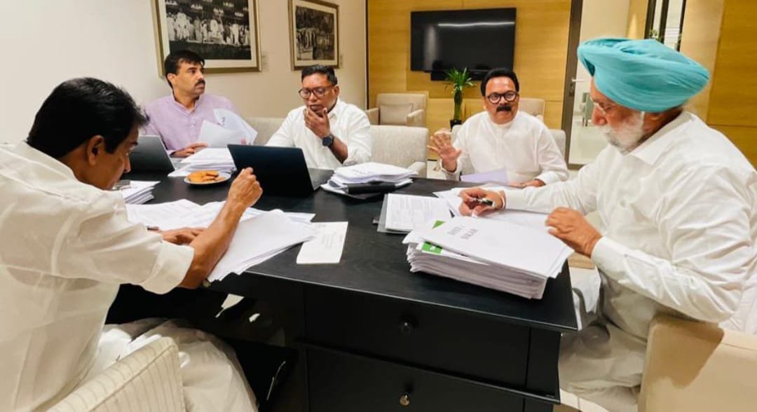 सांसद सुखदेव भगत नई दिल्ली में संगठन महासचिव केसी वेणुगोपाल के साथ की बैठक