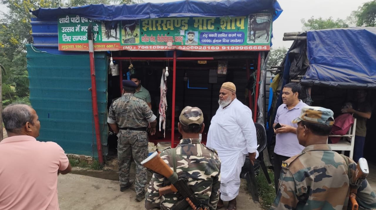 भाजपा नेता के पहल पर की न्यु मार्केट में मीट,मुर्गा दुकान हुए बंद