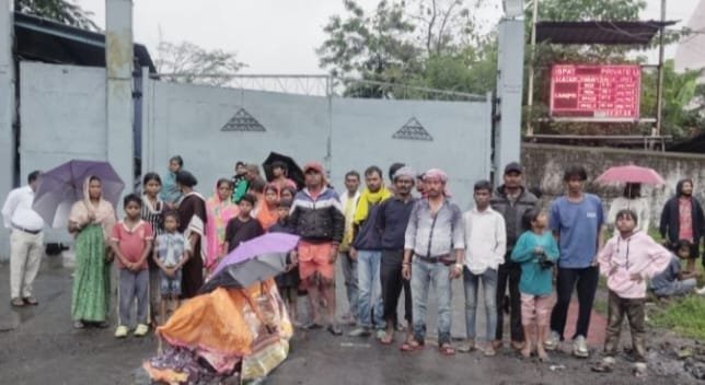 फैक्ट्री संचालक द्वारा एंबुलेंस उपलब्ध नहीं करने से महिला की हुई मौत