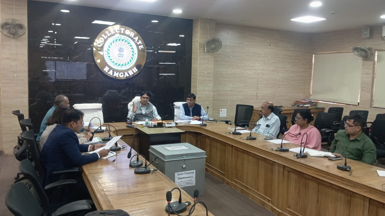 जल जीवन मिशन एवं स्वच्छ भारत मिशन के तहत हो रहे कार्यों की उपायुक्त ने की समीक्षा