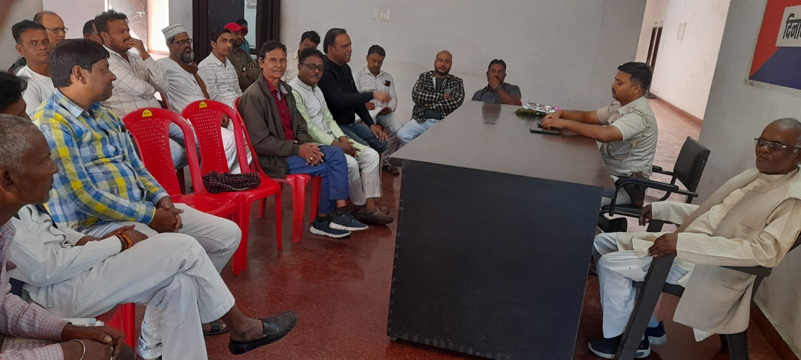 भुरकुंडा ओपी में थाना दिवस पर हुई बैठक