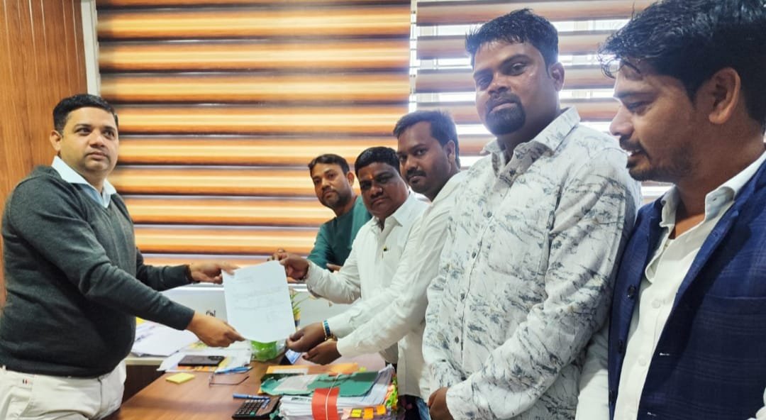 आजसू प्रतिनिधिमंडल की जिला निर्वाचन पदाधिकारी से महत्वपूर्ण मुलाकात