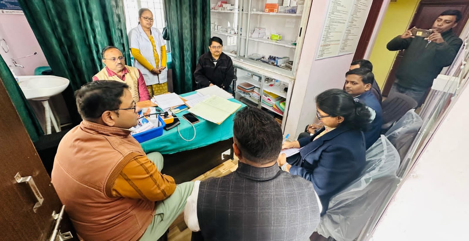 सेंट्रल इंटरनल इम्यूलेशन की टीम ने सामुदायिक स्वास्थ्य केंद्र पतरातू का किया निरीक्षण