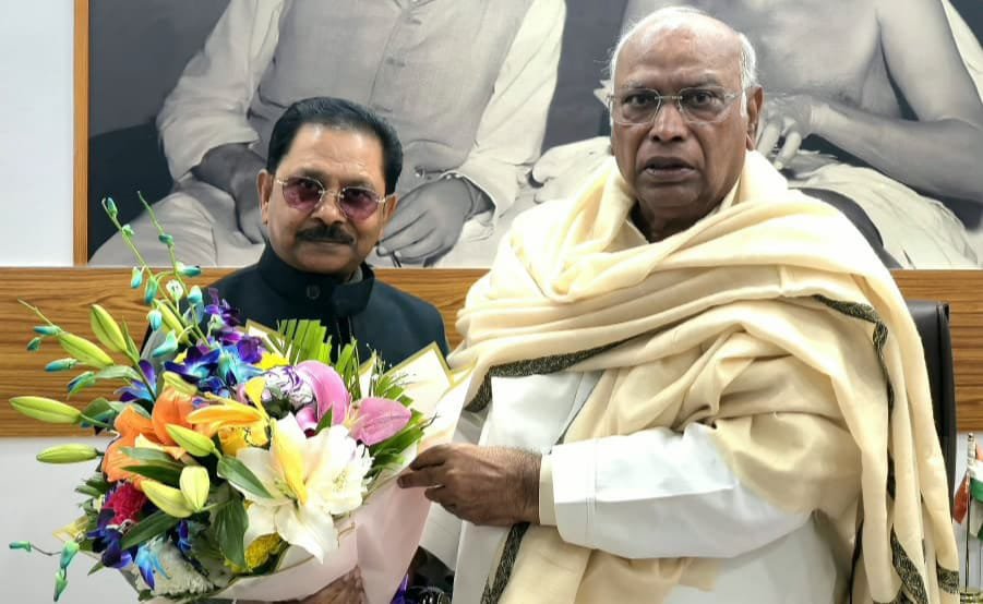 कांग्रेस के पूर्व राज्यसभा सांसद ने राष्ट्रीय अध्यक्ष से की मुलाकात