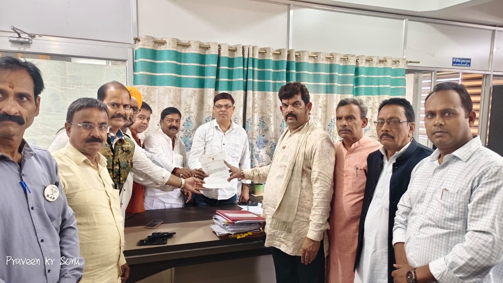 सिविल सर्जन कार्यालय के समीप भारतीय जनता पार्टी द्वारा जोरदार विरोध प्रदर्शन