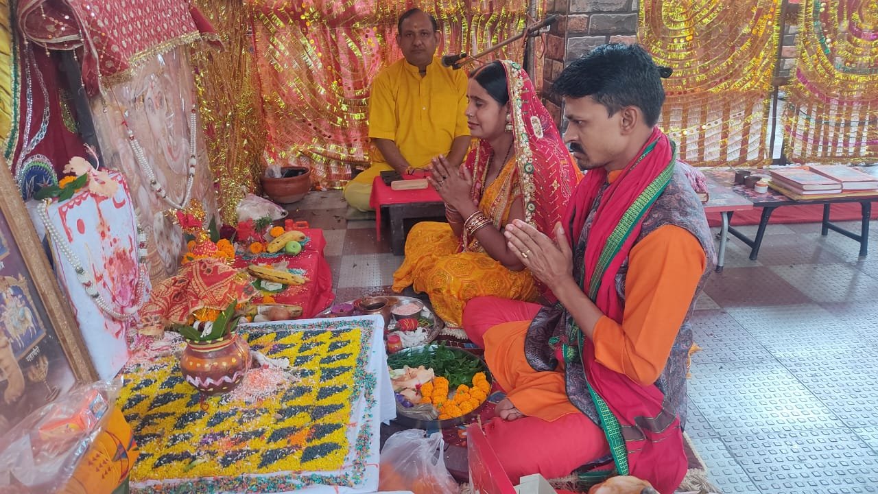 श्री बांके बिहारी राधा रानी किला मंदिर में चल रहा 62 वा सतचंडी एवं श्री रामचरित्र मानस महायज्ञ