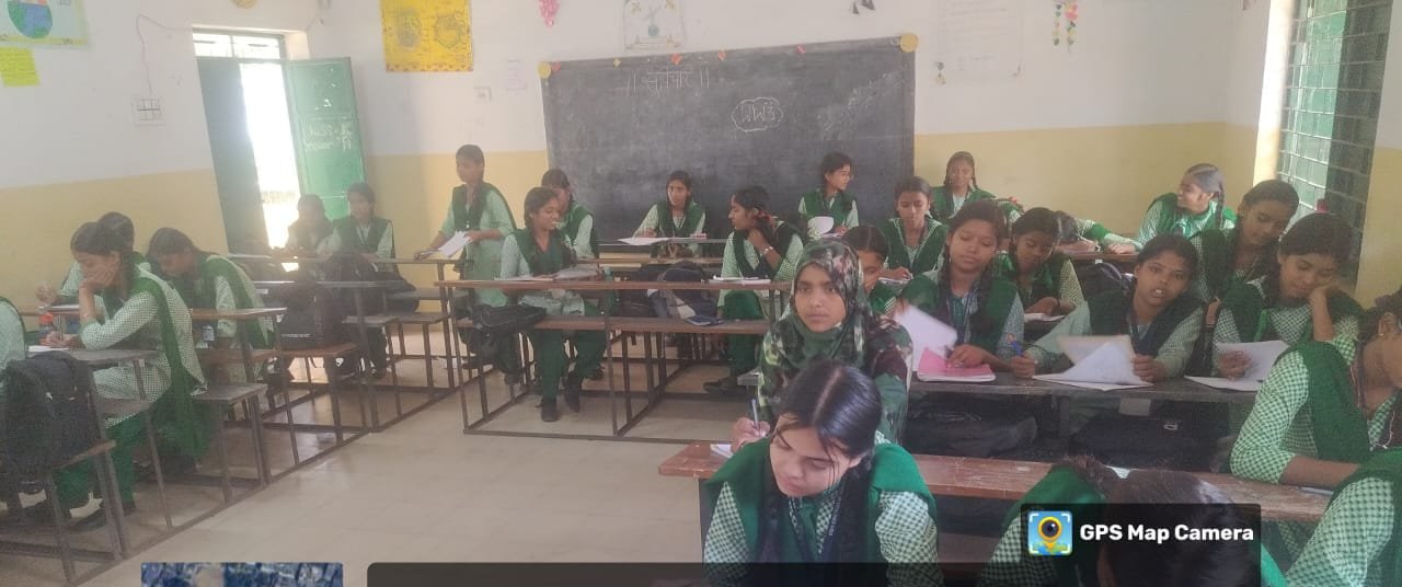 वीर गाथा कार्यक्रम के तहत वीर सपूतों के जीवनियों पर निबंध प्रतियोगिता का आयोजन