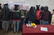 गोला पुलिस ने छापेमारी कर जुआं खेल रहे 13 लोगों को पकड़ा,भेजा जेल
