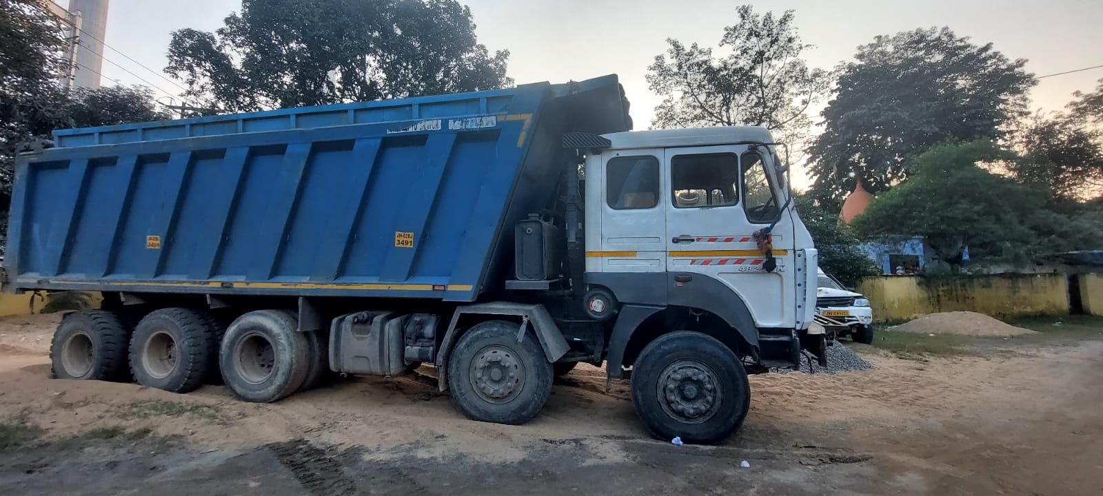 अवैध खनन पर जिला प्रशासन की कार्रवाई,प्राथमिकी दर्ज