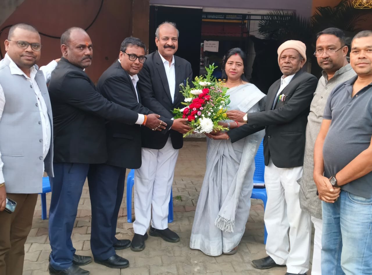 जिला अधिवक्ता संघ का प्रतिनिधिमंडल विधायक से मिला