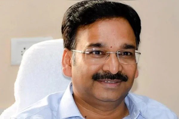 आईएएस विनय चौबे अब हजारीबाग लैंड स्कैम में फंसे,एसीबी ने किया गिरफ्तार