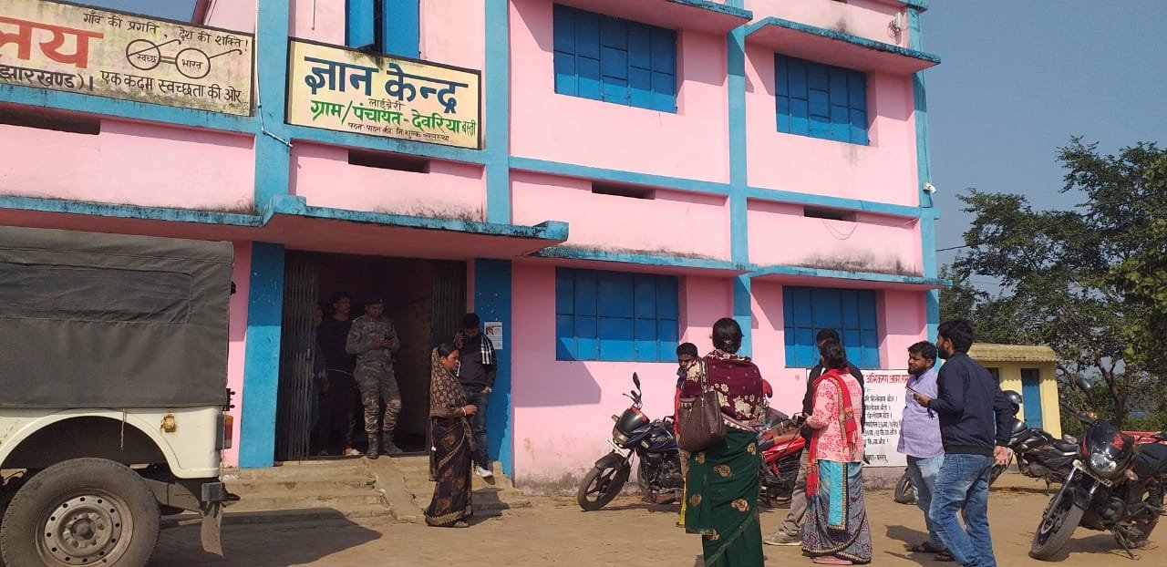 देवरिया पंचायत सचिवालय में संचालित प्रज्ञा केंद्र में चोरी