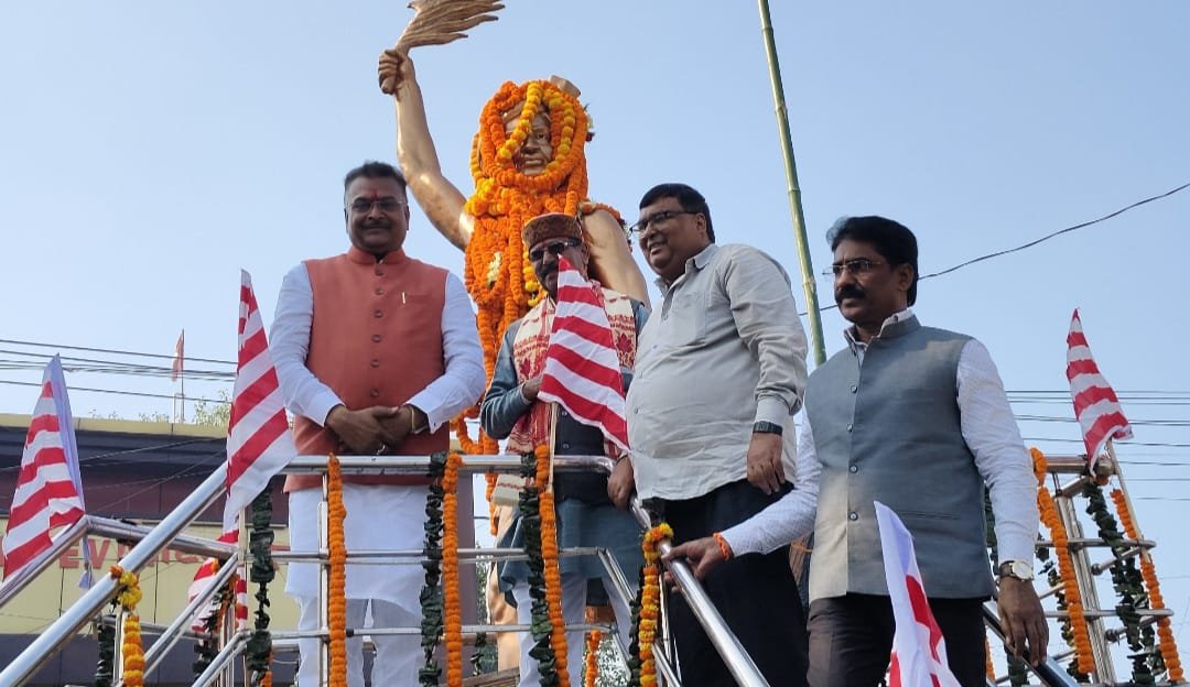 जनजातीय गौरव दिवस और झारखंड स्थापना दिवस पर सांसद जायसवाल ने धरती आबा को किया नमन