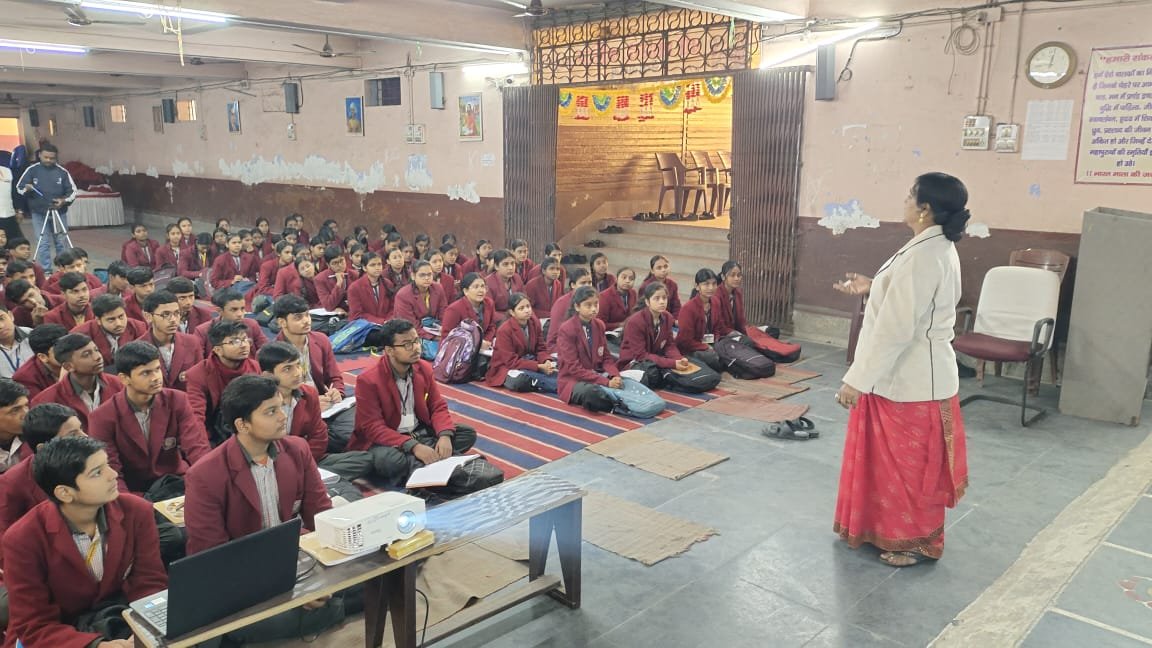 रामप्रसाद चंद्रभान सरस्वती शिशु विद्या मंदिर में कक्षा दशम के लिए रसायन विज्ञान की विशिष्ट कक्षा आयोजित