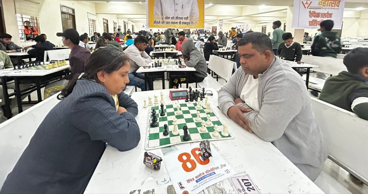 हजारीबाग में सांसद खेल महोत्सव के तहत रैपिड शतरंज प्रतियोगिता की धूम, 1128 खिलाड़ियों का महाकुंभ जारी