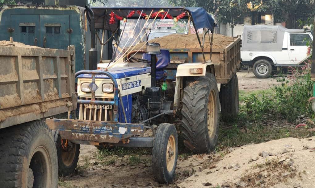 अवैध खनन पर जिला प्रशासन की कार्रवाई,प्राथमिकी दर्ज