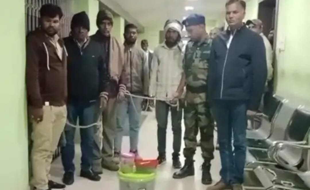 पलामू में सांप के जहर का इंटरनेशनल रैकेट पकड़ाया