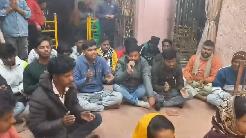 अयोध्या में राम मंदिर में 191 फीट पवित्र भगवा ध्वज फहराया