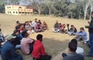 विद्युत विभाग द्वारा लगाए जा रहे बिजली के नए खंभे पर अनियमितता को लेकर ग्रामीण ने विरोध जताया