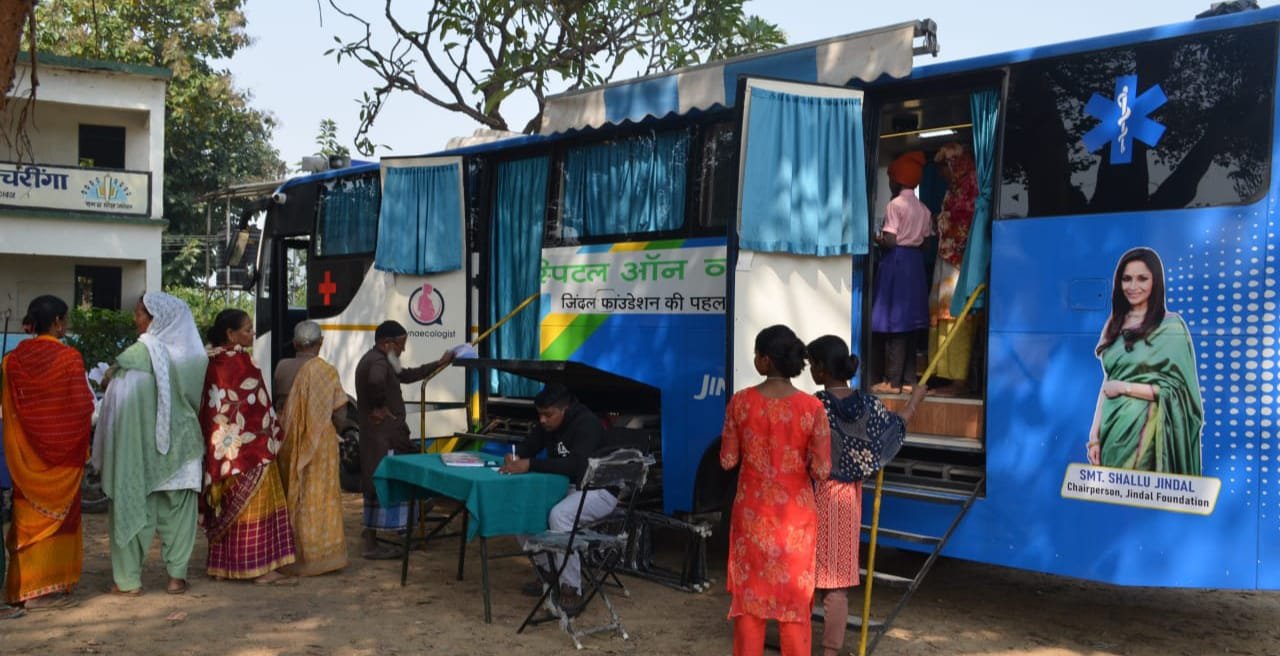 जिंदल फाउंडेशन पतरातू ने हॉस्पिटल ऑन व्हील्स के साथ मनाया डायबिटीज अवेयरनेस मंथ