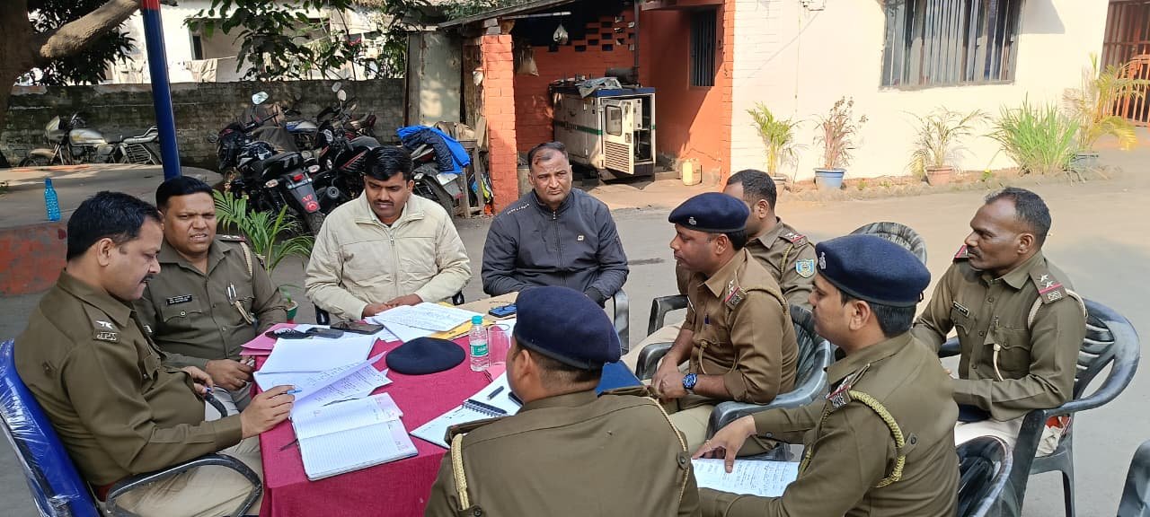 पुलिस अनुमंडल पतरातू क्षेत्र की मासिक अपराध समीक्षा बैठक