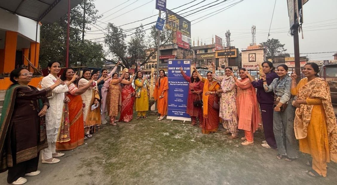 इनरव्हील क्लब रामगढ़ ने शहर के दो प्रमुख स्थानों पर स्ट्रीट लाइट लगवाया