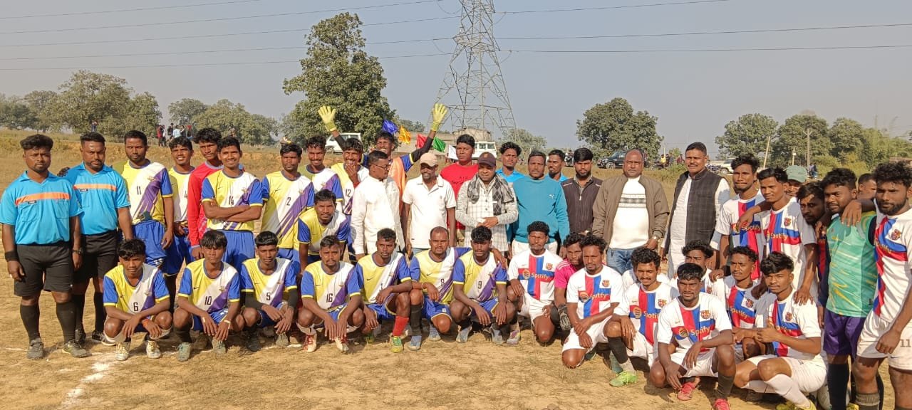 कोतो के शाही टांड़ में बिरसा मुंडा मेमोरियल फुटबॉल टूर्नामेंट शुरू