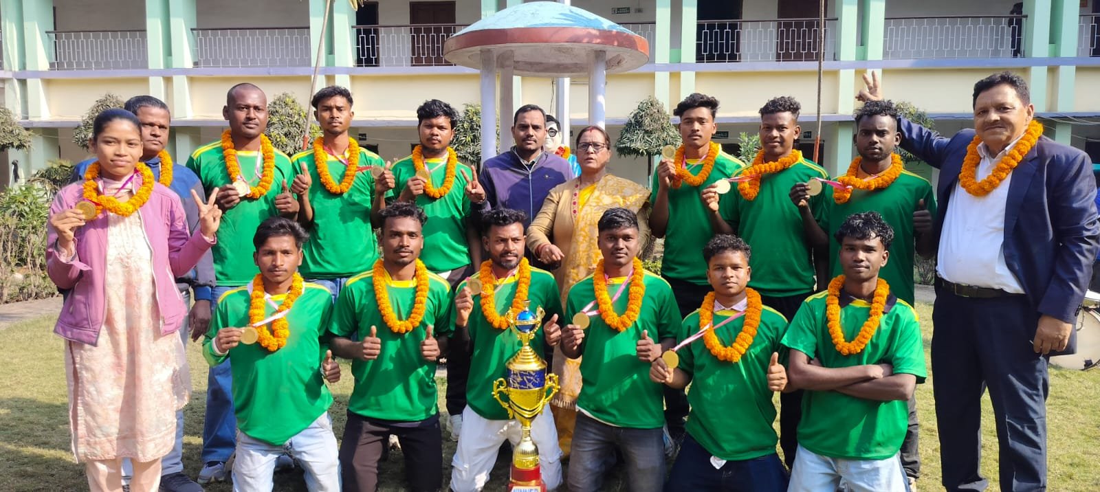 फुटबॉल व चेस के चैम्पियन खिलाड़ियों का हुआ भव्य स्वागत