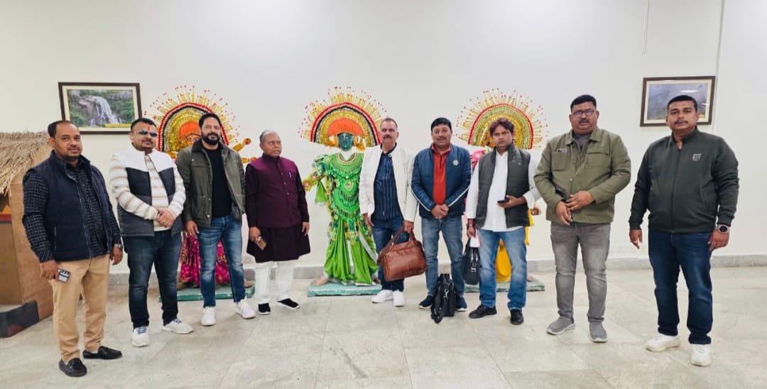 झारखंड कांग्रेस का शीर्ष नेतृत्व “वोट चोर गद्दी छोड़” महारैली के लिए दिल्ली पहुंचे