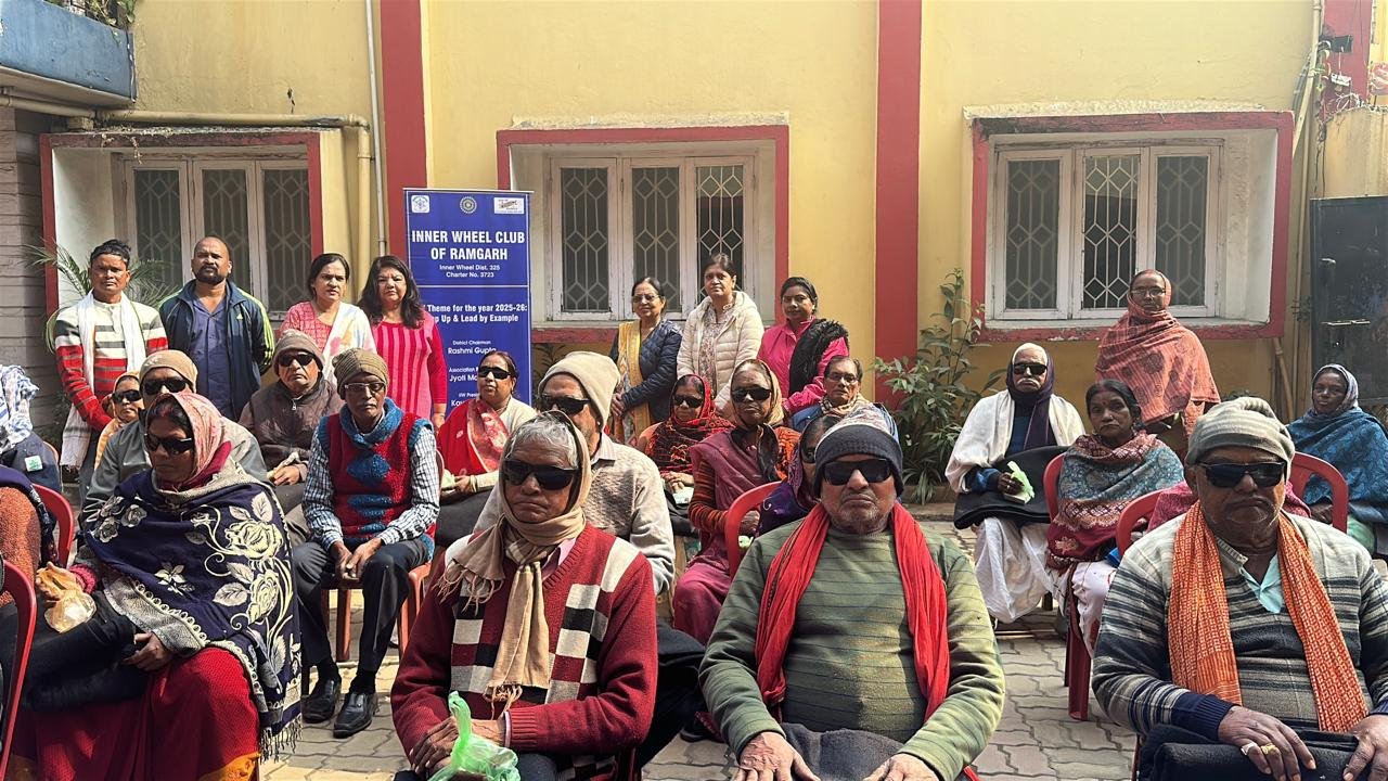 इनरव्हील क्लब ने ओंकार आई हॉस्पिटल में 15 मरीज का नि:शुल्क मोतियाबिंद ऑपरेशन कराया