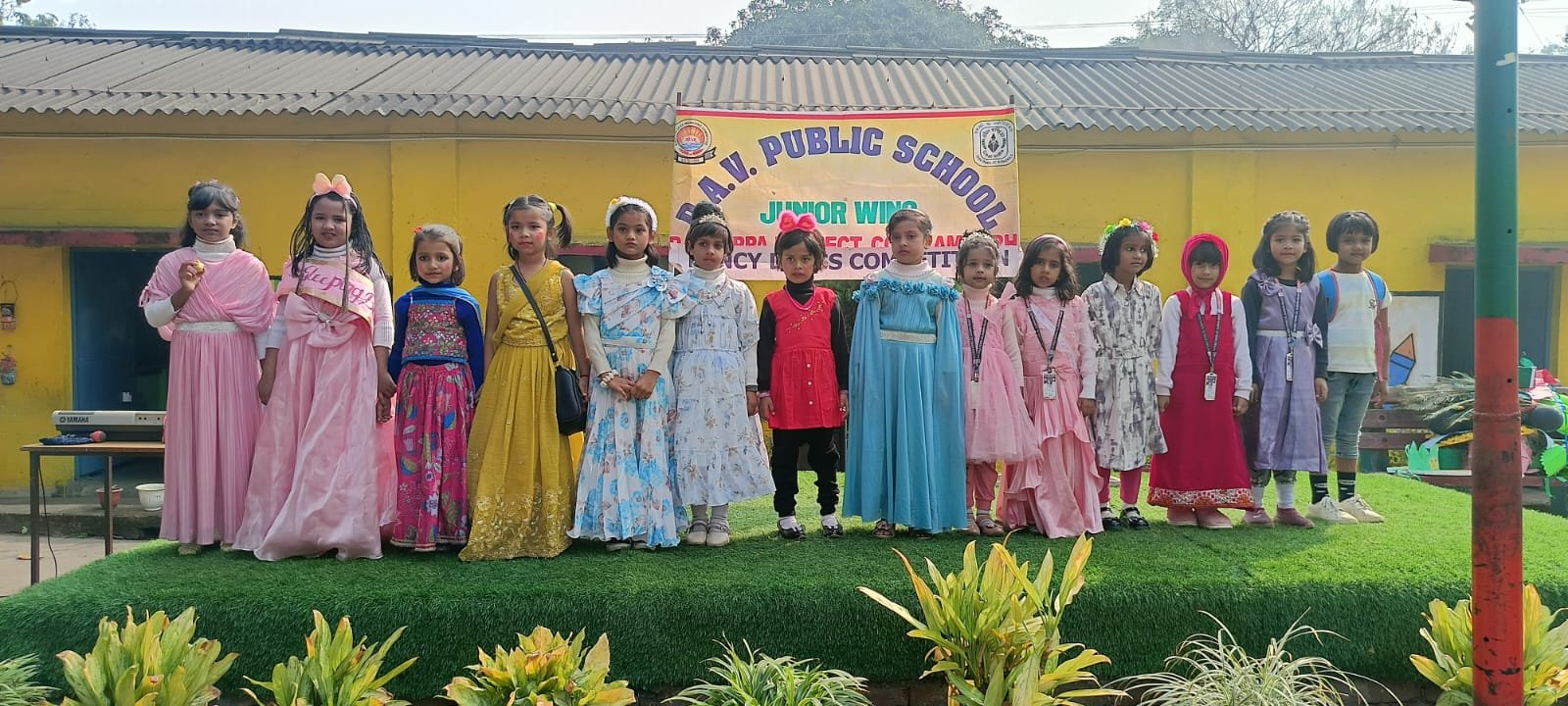 डी.ए.वी पब्लिक स्कूल रजरप्पा में फैंसी ड्रेस प्रतियोगिता का आयोजन