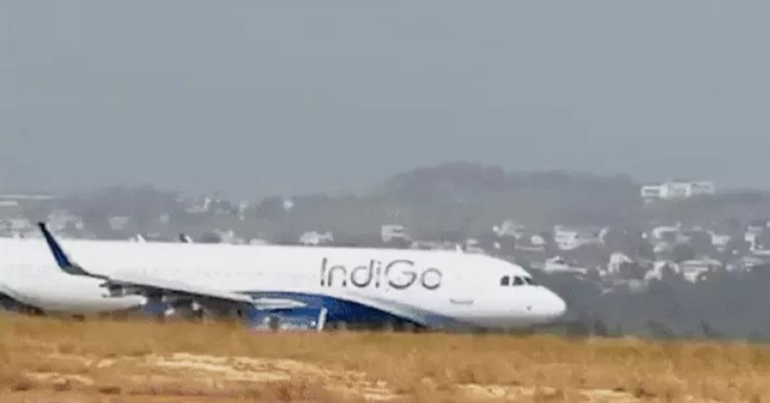 रांची में इंडिगो फ्लाइट का पिछला हिस्सा जमीन से टकराया