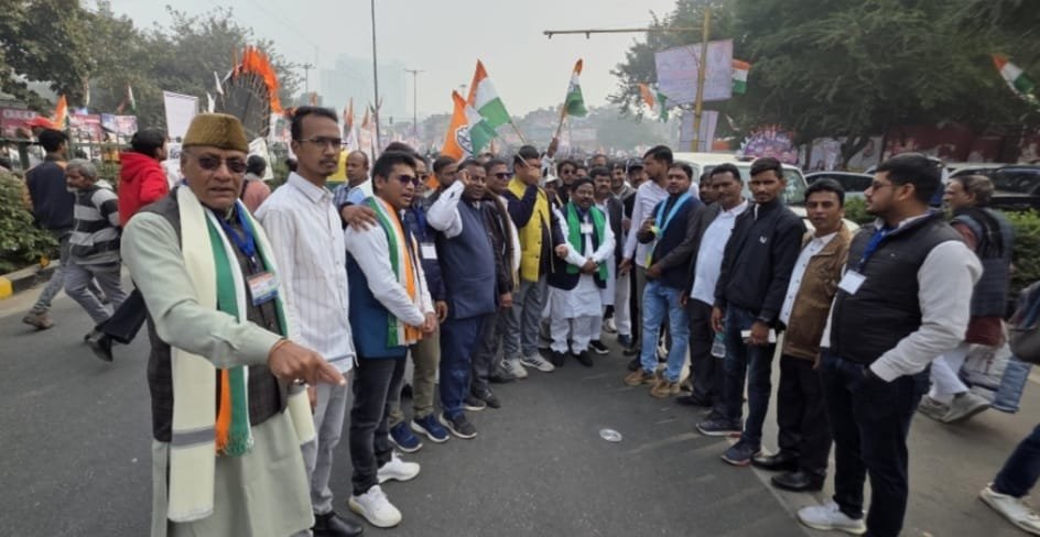 वोट चोर गद्दी छोड़ दिल्ली की रैली में हजारीबाग से कांग्रेसी हुए शामिल
