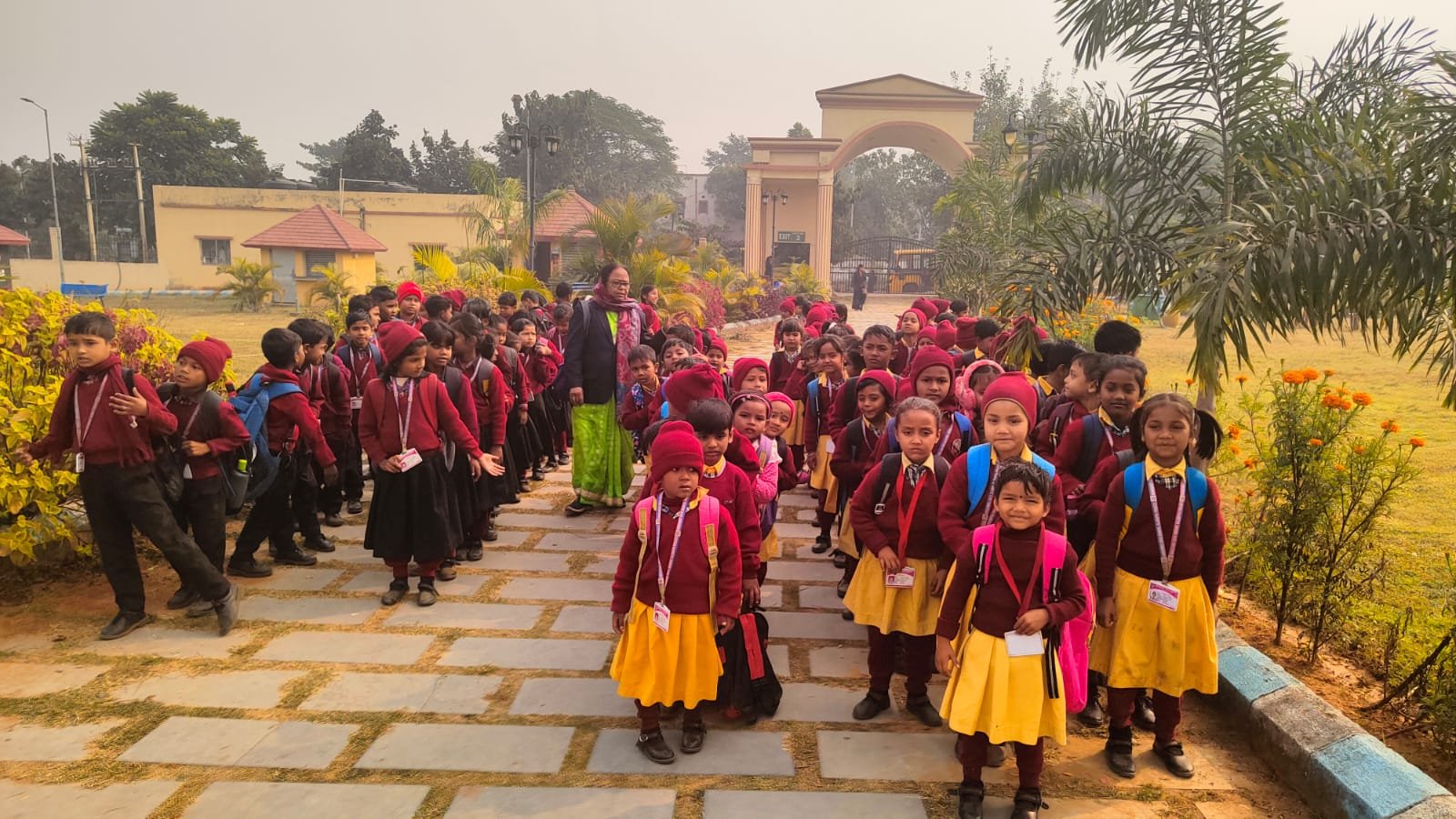 शैक्षणिक भ्रमण से बच्चों का सर्वांगीण विकास : प्राचार्य