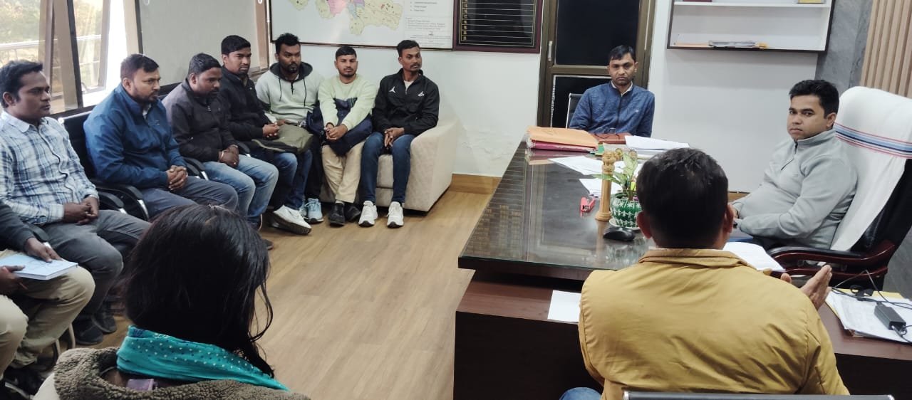 नगर परिषद रामगढ़ के कार्यपालक पदाधिकारी के साथ रितिका प्रा. लि. की बैठक संपन्न