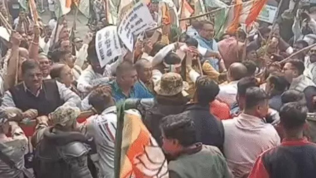 कांग्रेस का केंद्र सरकार और ईडी के खिलाफ प्रदर्शन,भाजपा और कांग्रेस कार्यकर्ता हुए आमने-सामने