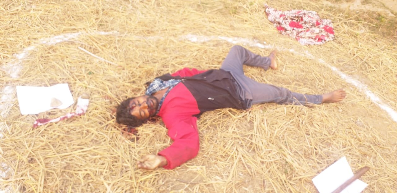 पत्नी ने कुल्हाड़ी से काटकर पति को उतारा मौत के घाट,इलाके में फैली सनसनी