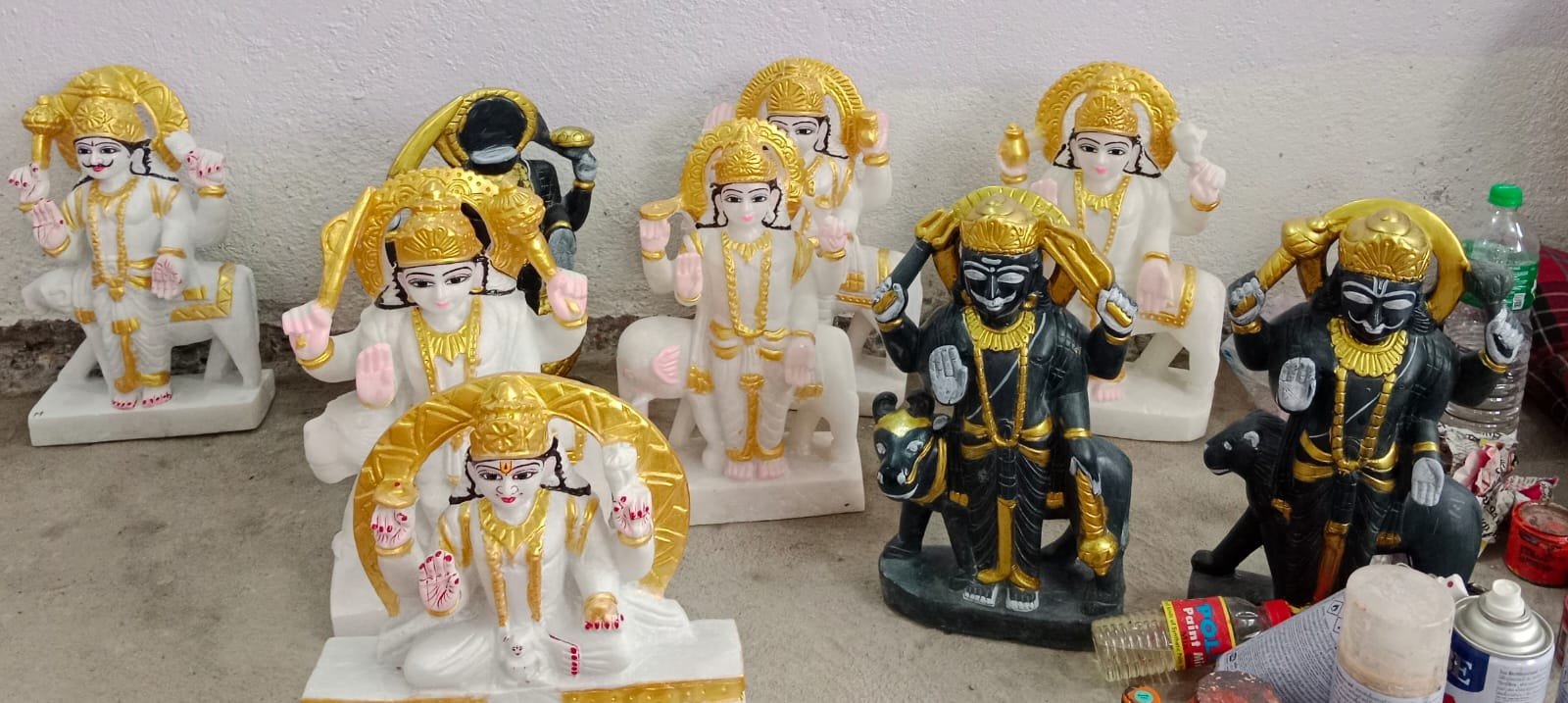 भुरकुंडा में हो रहा है नव ग्रह की मूर्ति की स्थापना