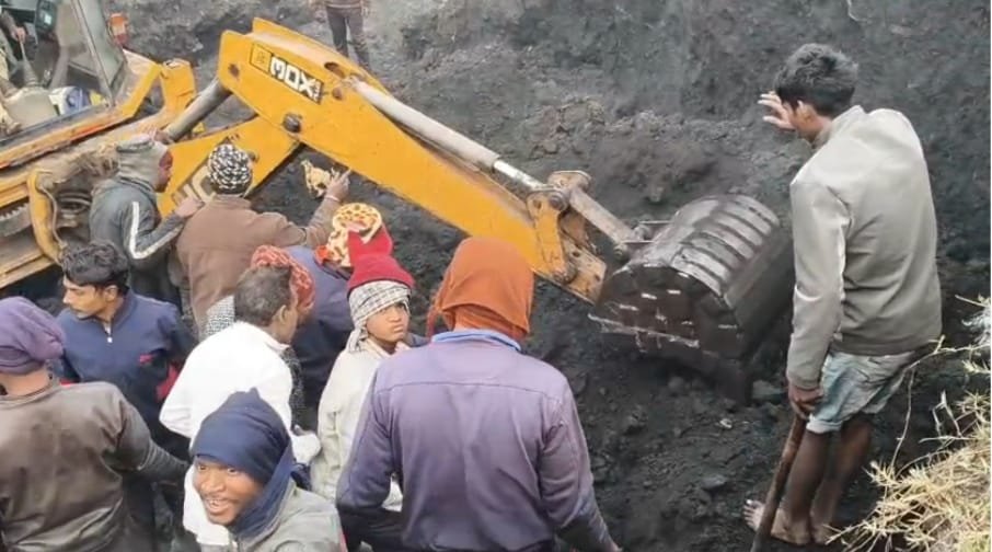 रामगढ़ जिला के रजरप्पा क्षेत्र से नहीं रुक रही कोयला की चोरी और अवैध कारोबार