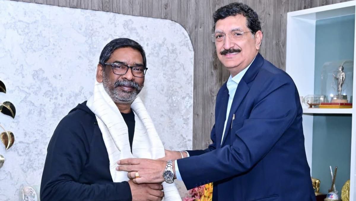 पीवीयूएनएल के सीईओ ने मुख्यमंत्री से की भेंट,प्लांट की दी जानकारी