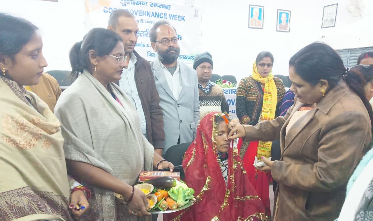 सुशासन सप्ताह अंतर्गत “प्रशासन गांव की ओर” कार्यक्रम के तहत गोला, दुलमी एवं पतरातू प्रखंड में शिविर का आयोजन