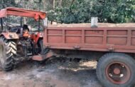गोला थाना पुलिस ने अवैध बालू लदा एक ट्रैक्टर को किया जब्त, प्राथमिकी दर्ज