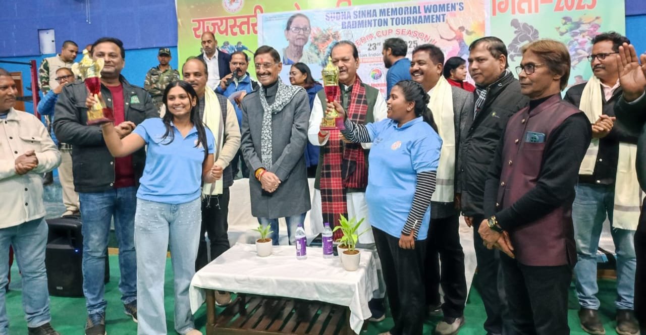 सुधा मेमोरियल वीमेंस बैडमिंटन मीडिया कप टूर्नामेंट भव्यता के साथ सम्पन्न