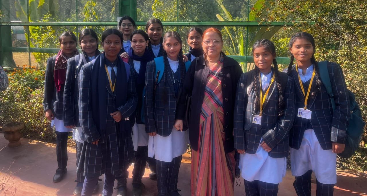 श्री कृष्ण विद्या मंदिर के बच्चों ने ओरमांझी स्थित बटरफ्लाई पार्क एवं मछली घर का भ्रमण किया