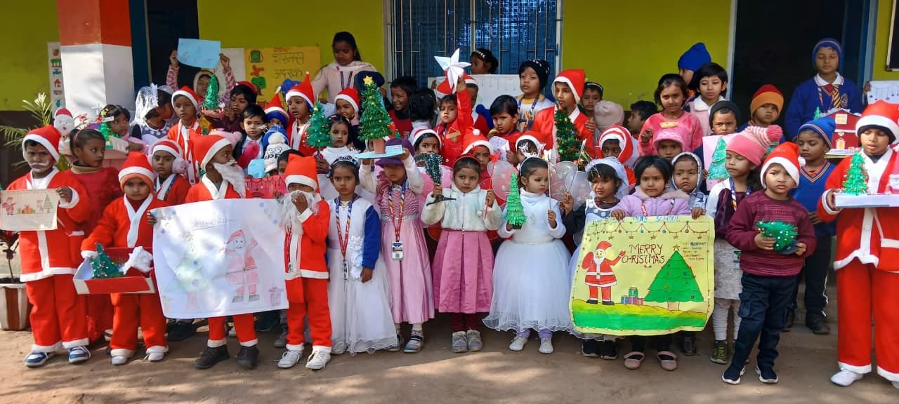 अनमोल बचपन प्ले स्कूल मे क्रिसमस की धूम