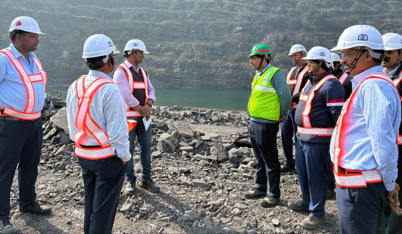 बलकुदरा माइंस में डीएमएस अजीत कुमार ने किया निरीक्षण, सुरक्षा व्यवस्था की सराहना की