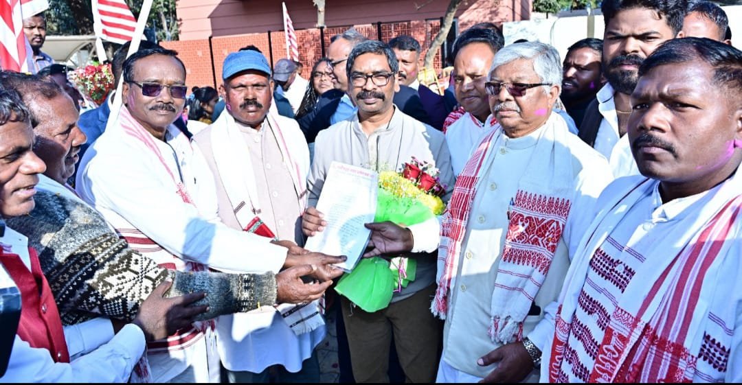 मुख्यमंत्री से केंद्रीय सरना समिति, राजी पड़हा सरना प्रार्थना सभा एवं आदिवासी बालक-बालिका छात्रावास रांची के प्रतिनिधिमंडल ने मुलाकात की